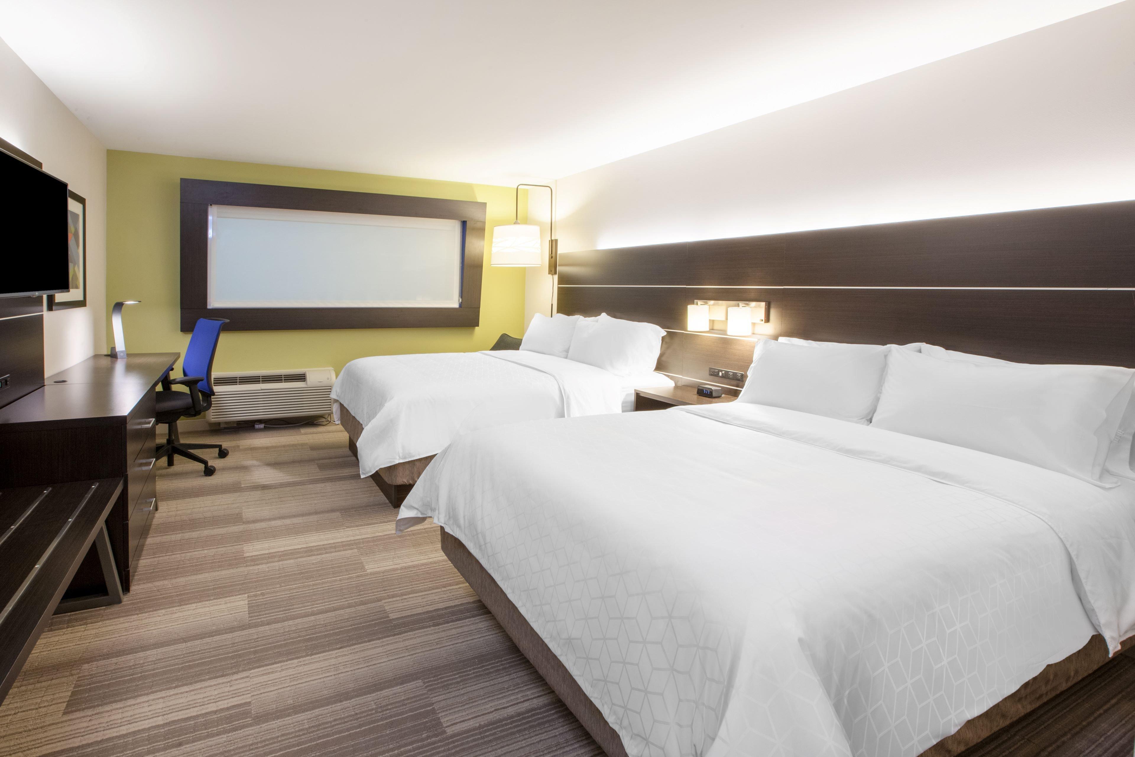 Holiday Inn Express & Suites Brunswick By Ihg Exterior photo